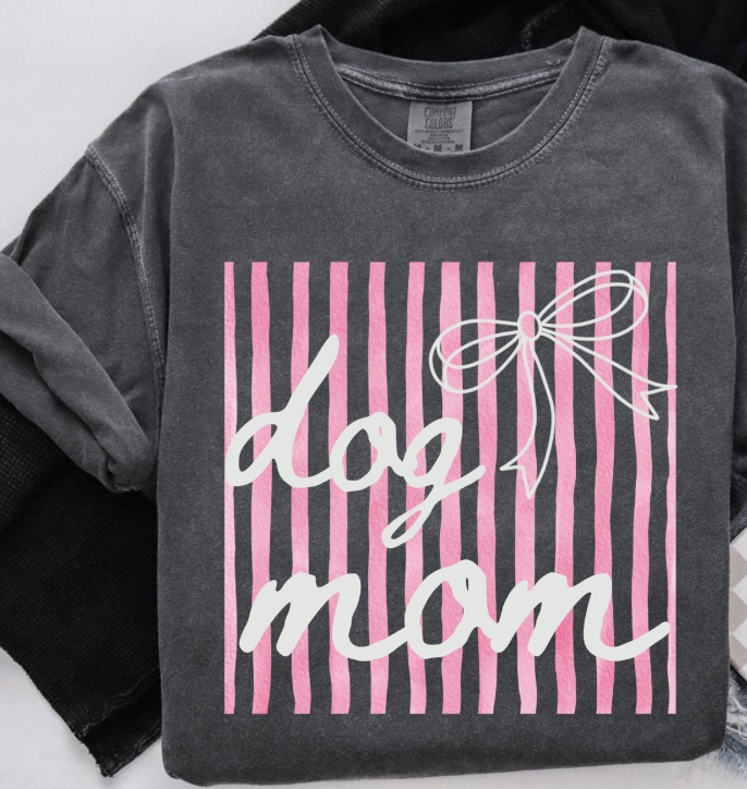 Dog Mom Tee